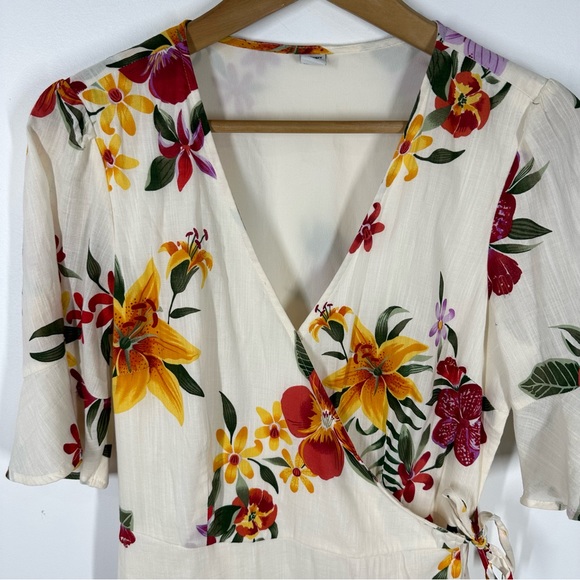 Old Navy Floral Wrap Dress Medium - Picture 2 of 7